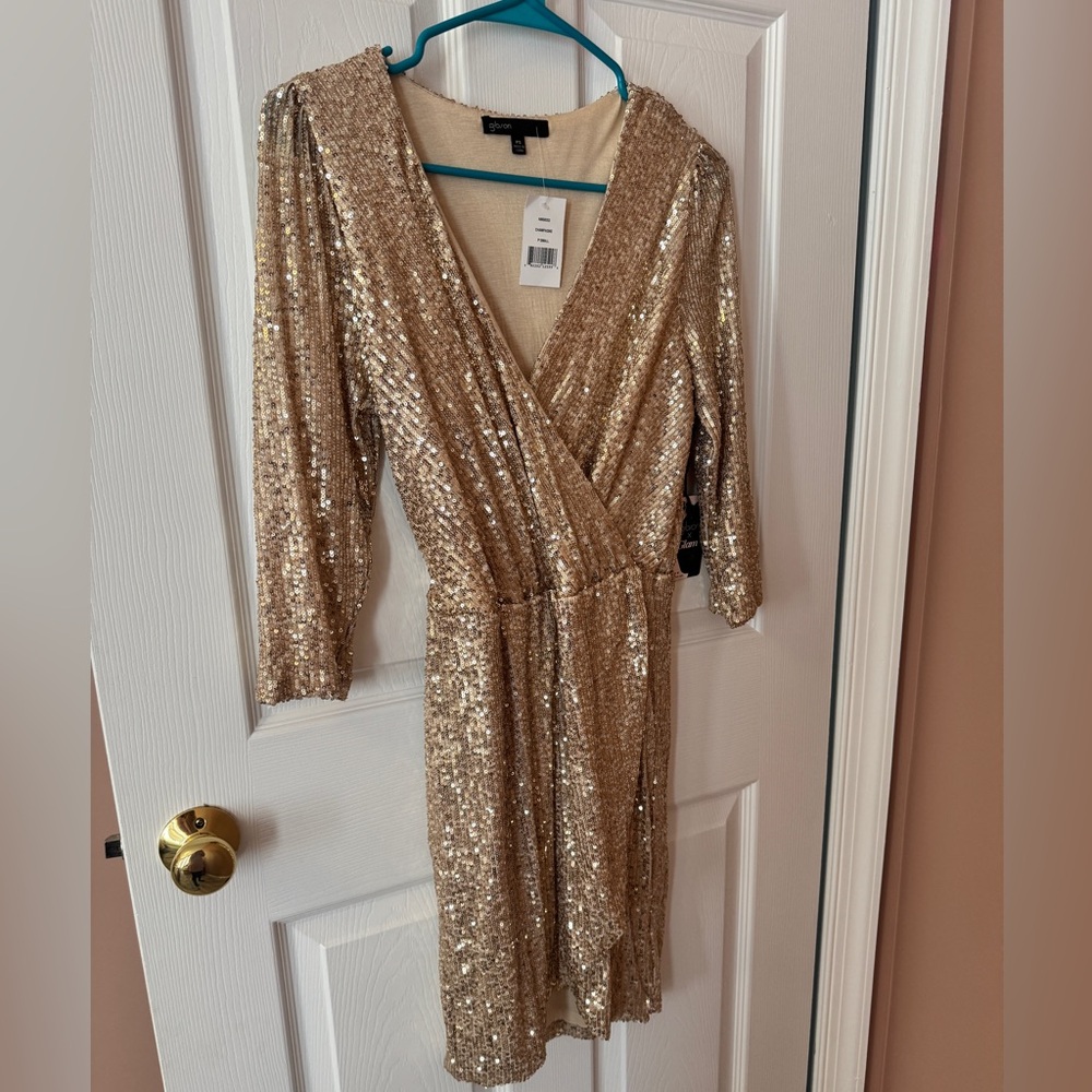 NWT long sleeve v neck sparkly gold dress petite small size unworn and lined